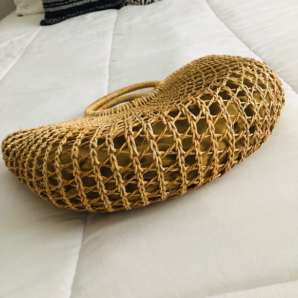 Woven Handbag - Picture 4 of 4